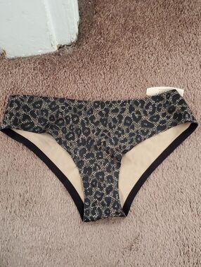 Victoria's Secret No-Show Low-Rise Cheeky Bikini Panty